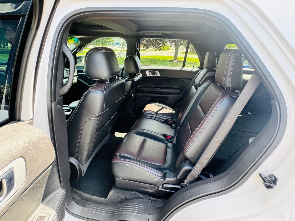 Photo 24 of this FORD EXPLORER