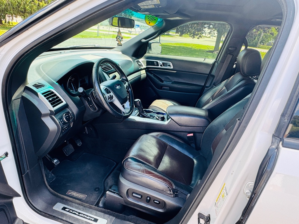 Photo 23 of this FORD EXPLORER