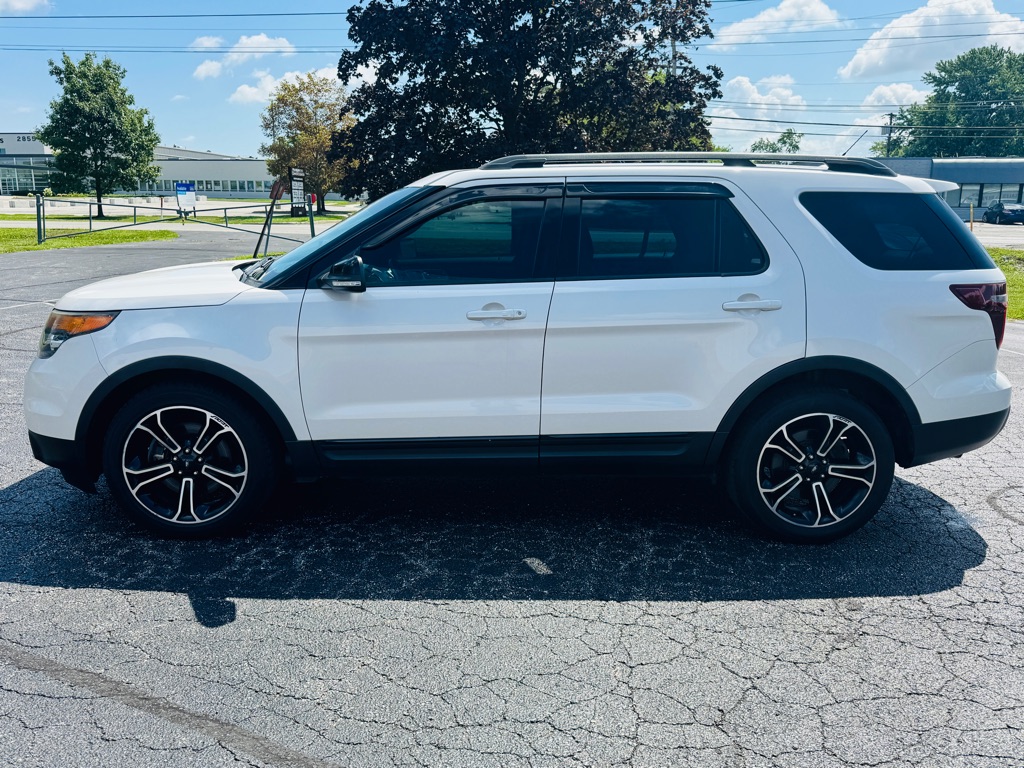 Photo 16 of this FORD EXPLORER