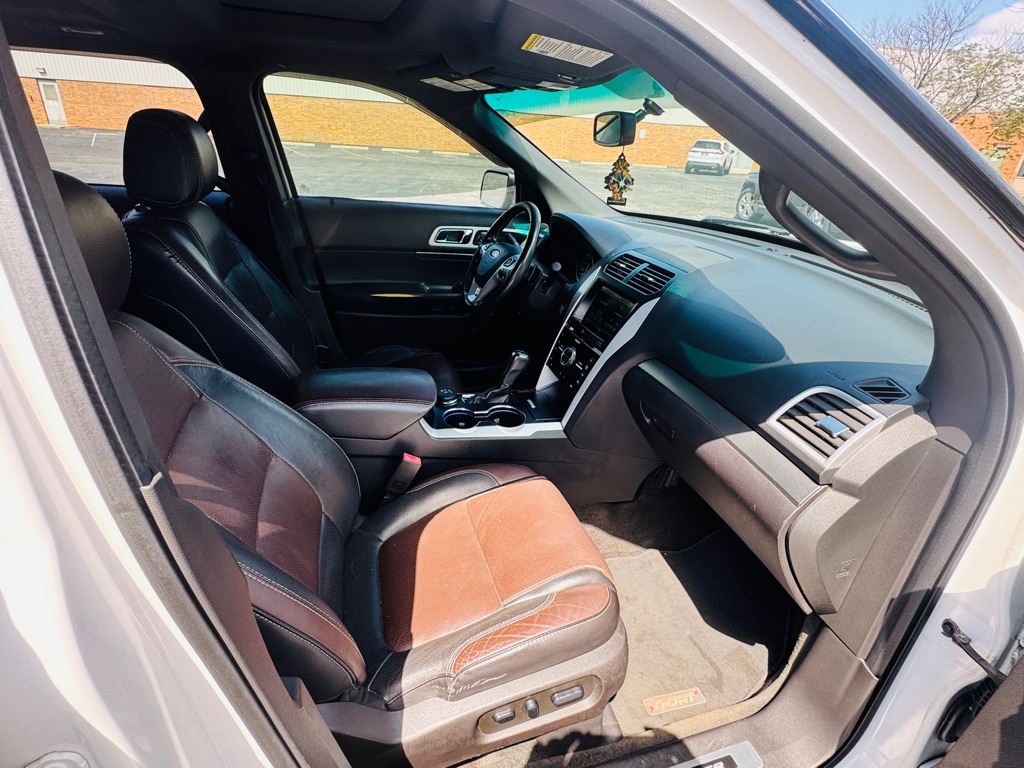Photo 29 of this FORD EXPLORER
