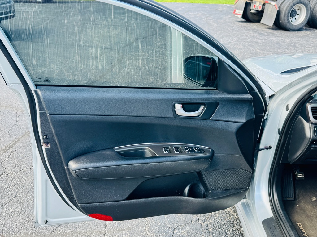 Photo 10 of this KIA OPTIMA