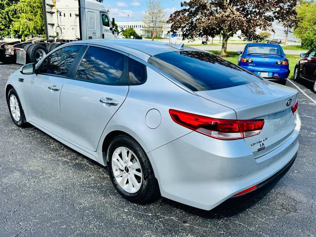 Photo 4 of this KIA OPTIMA