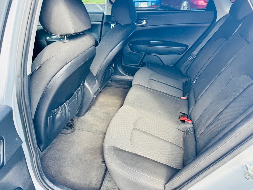 Photo 12 of this KIA OPTIMA