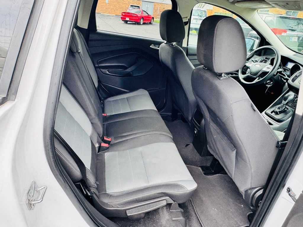 Photo 14 of this FORD ESCAPE