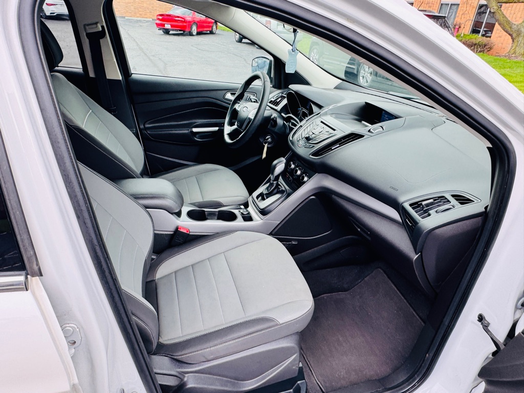 Photo 15 of this FORD ESCAPE