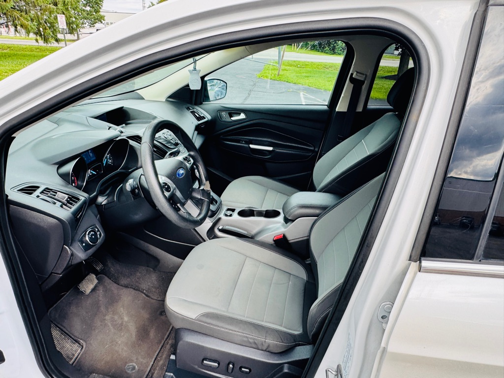 Photo 11 of this FORD ESCAPE
