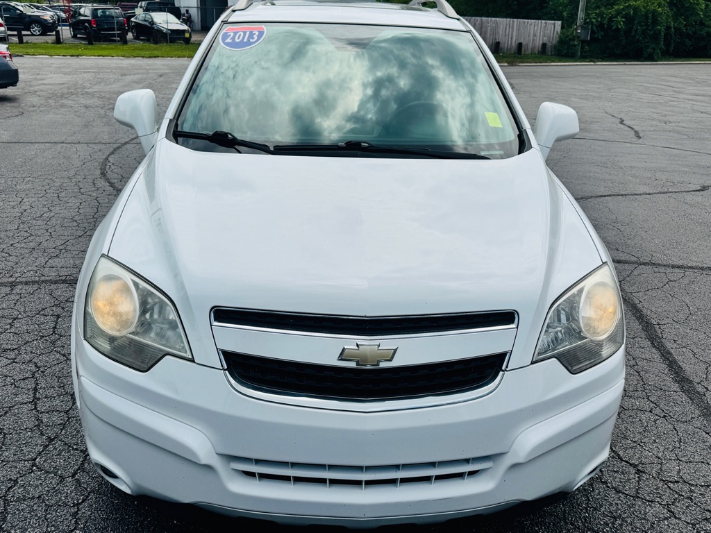 Photo 8 of this CHEVROLET CAPTIVA SPORT