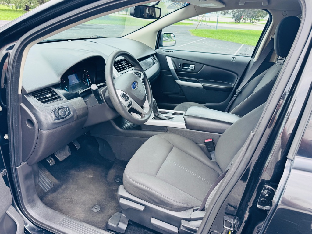 Photo 11 of this FORD EDGE