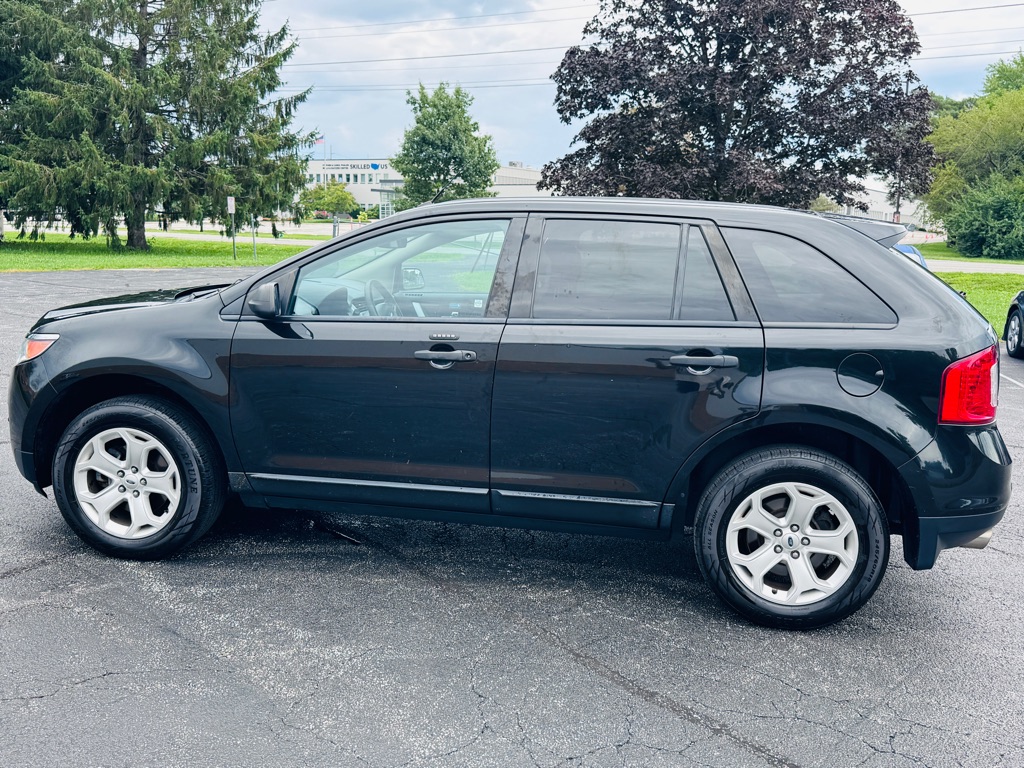 Photo 3 of this FORD EDGE