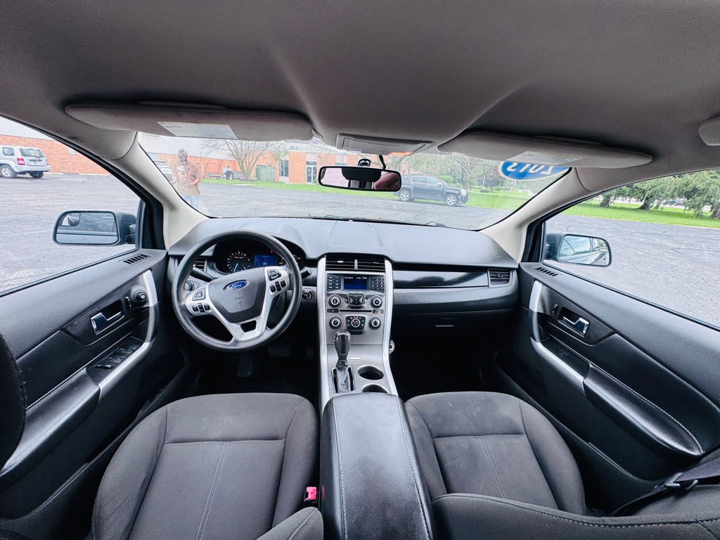Photo 16 of this FORD EDGE