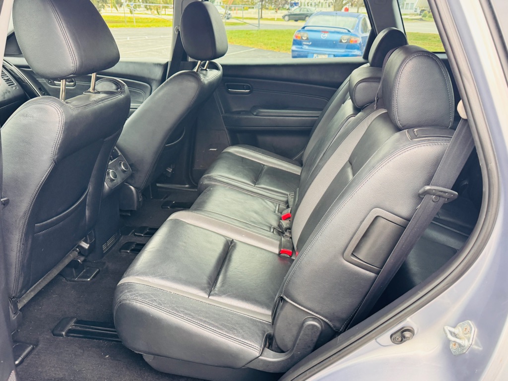 Photo 11 of this MAZDA CX-9