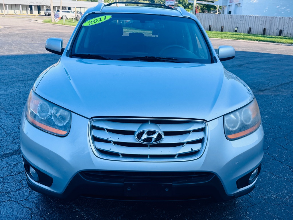 Photo 8 of this HYUNDAI SANTA FE