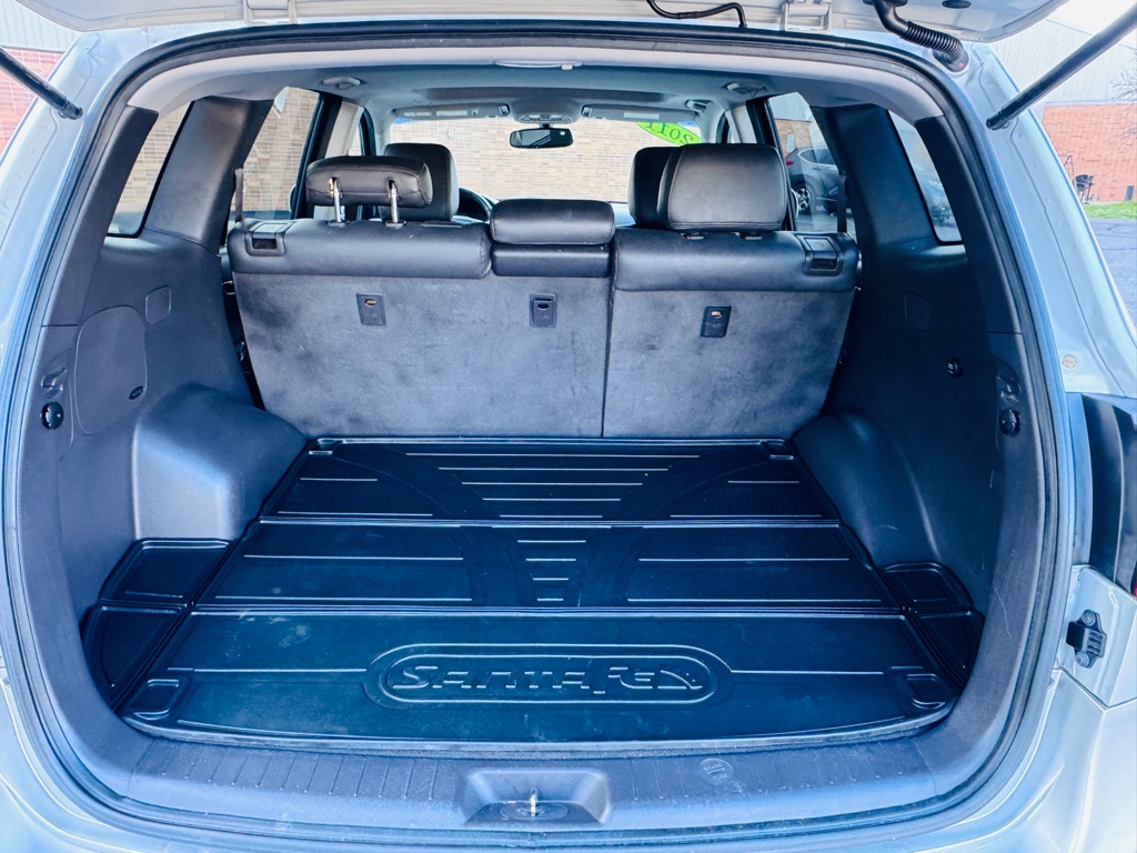 Photo 12 of this HYUNDAI SANTA FE