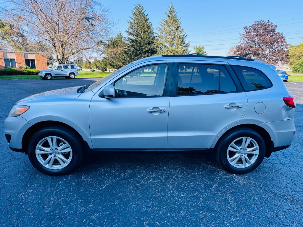 Photo 2 of this HYUNDAI SANTA FE