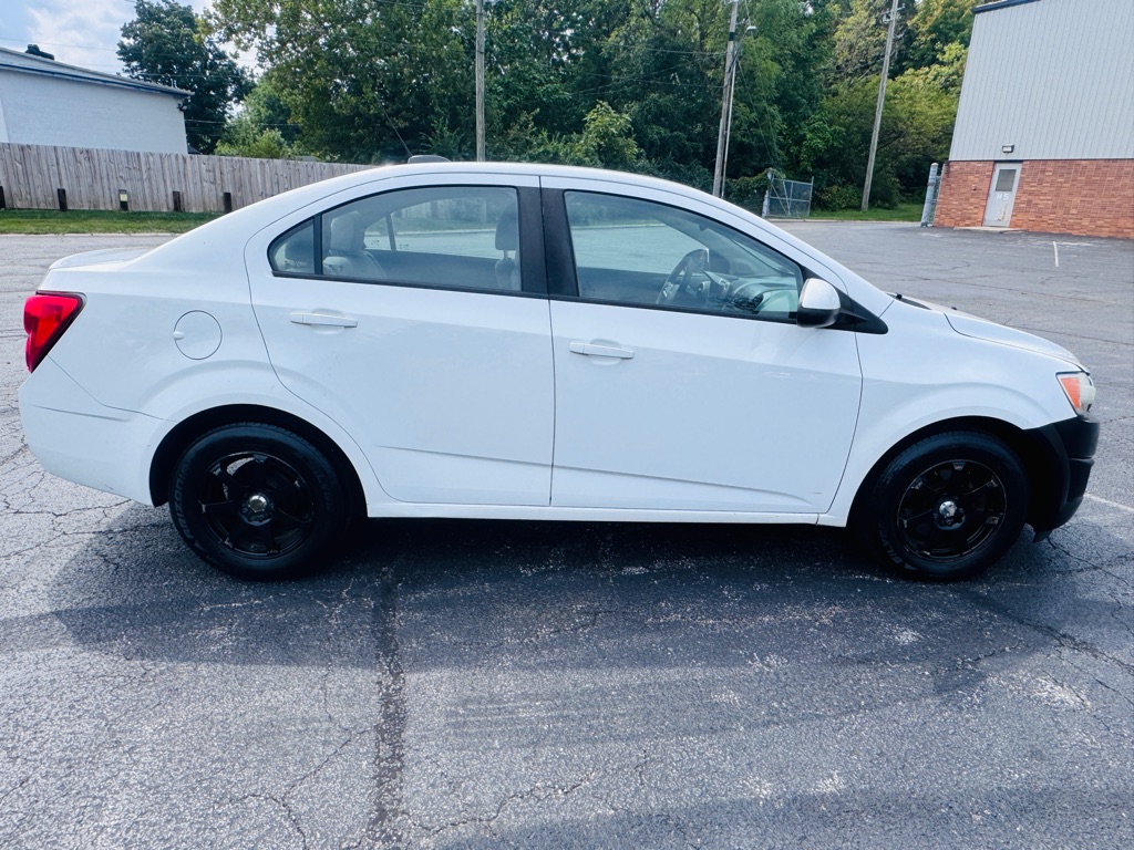 Photo 6 of this CHEVROLET SONIC