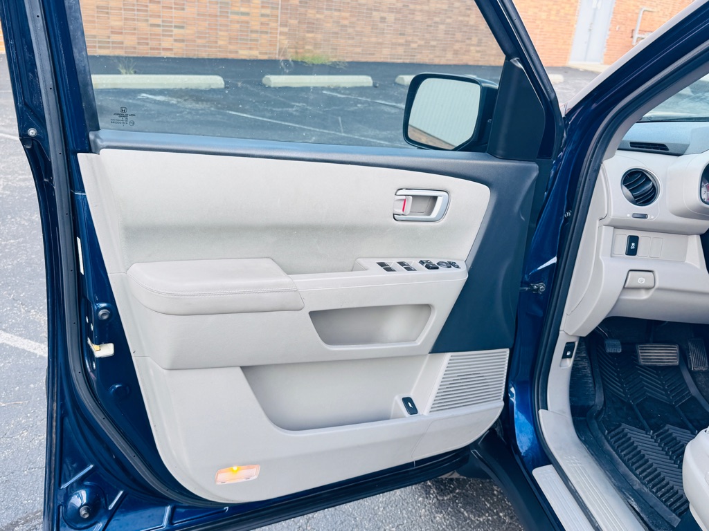 Photo 9 of this HONDA PILOT