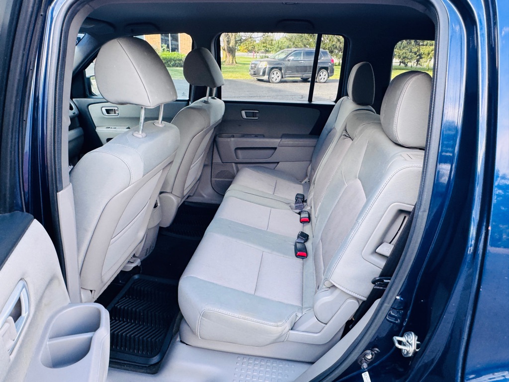 Photo 11 of this HONDA PILOT
