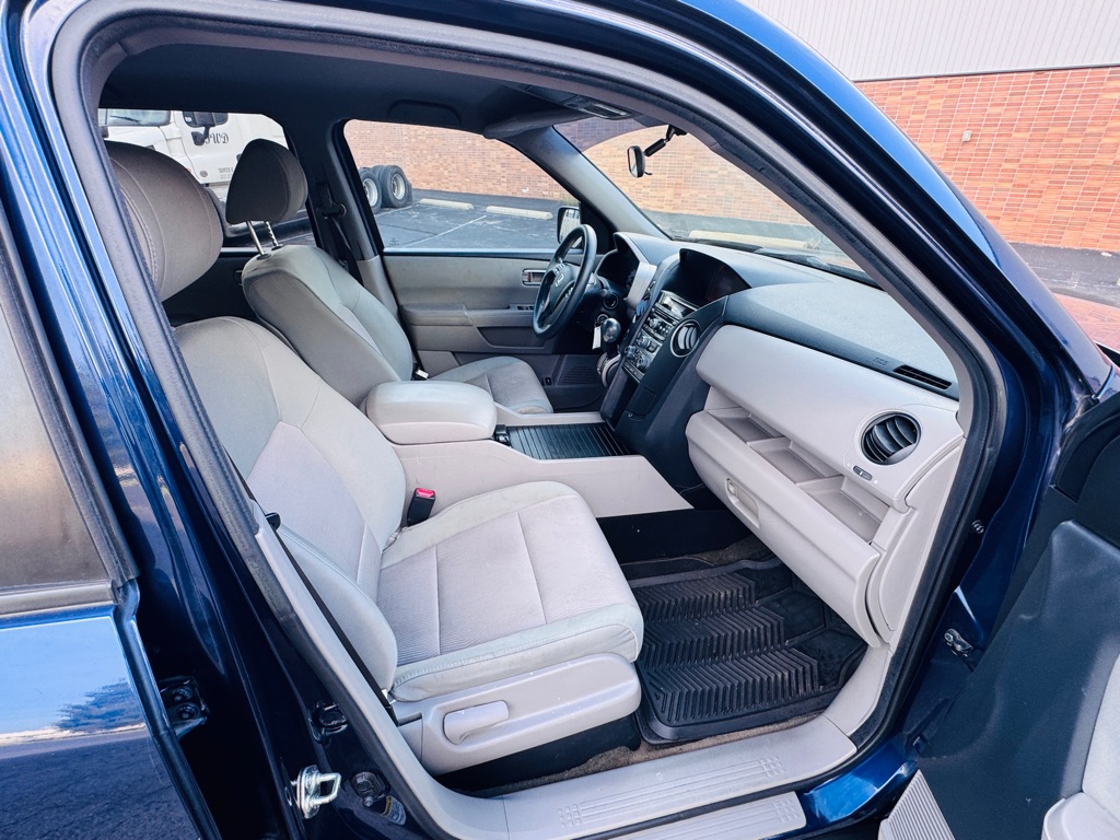 Photo 14 of this HONDA PILOT