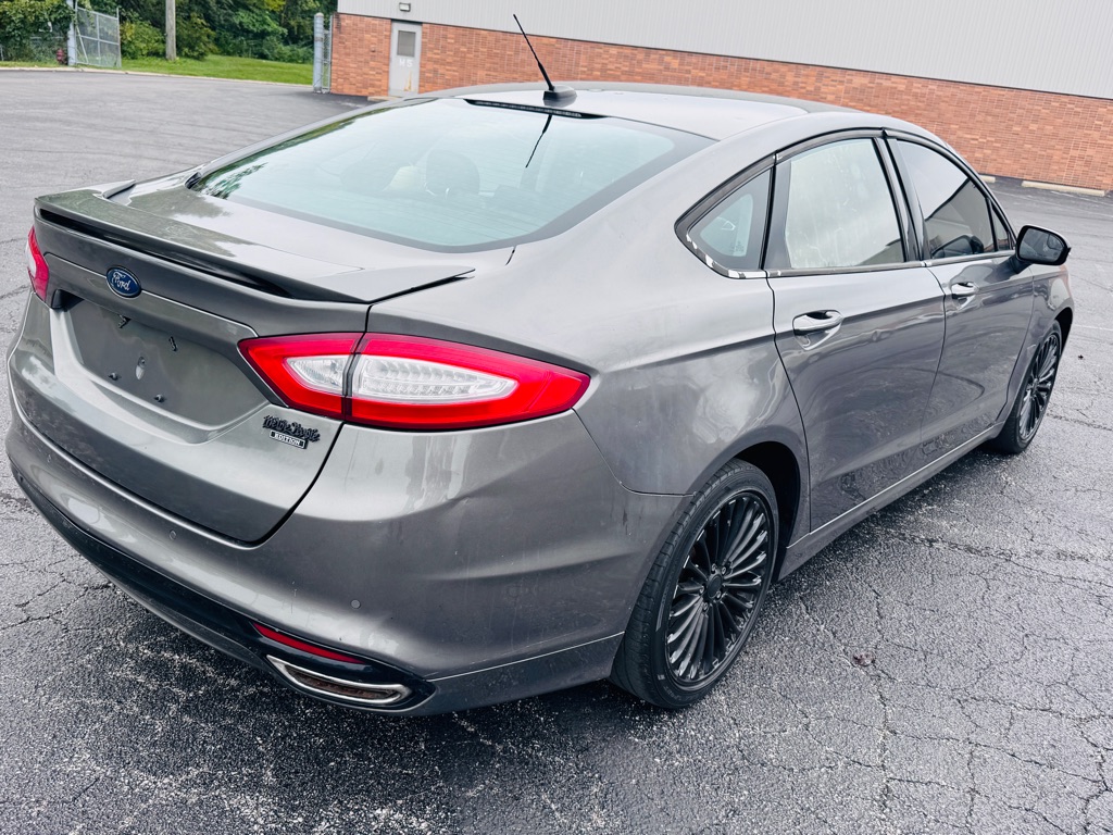Photo 5 of this FORD FUSION