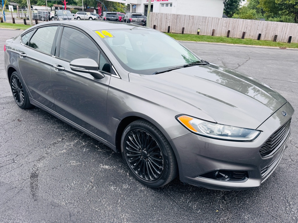 Photo 7 of this FORD FUSION