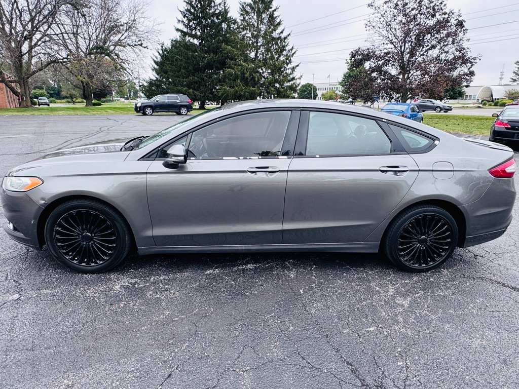Photo 2 of this FORD FUSION