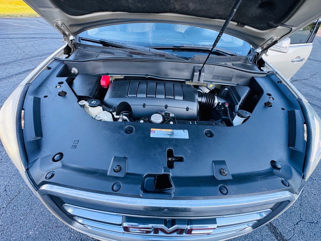 Photo 17 of this GMC ACADIA