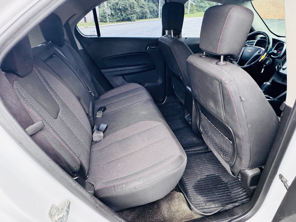 Photo 13 of this CHEVROLET EQUINOX