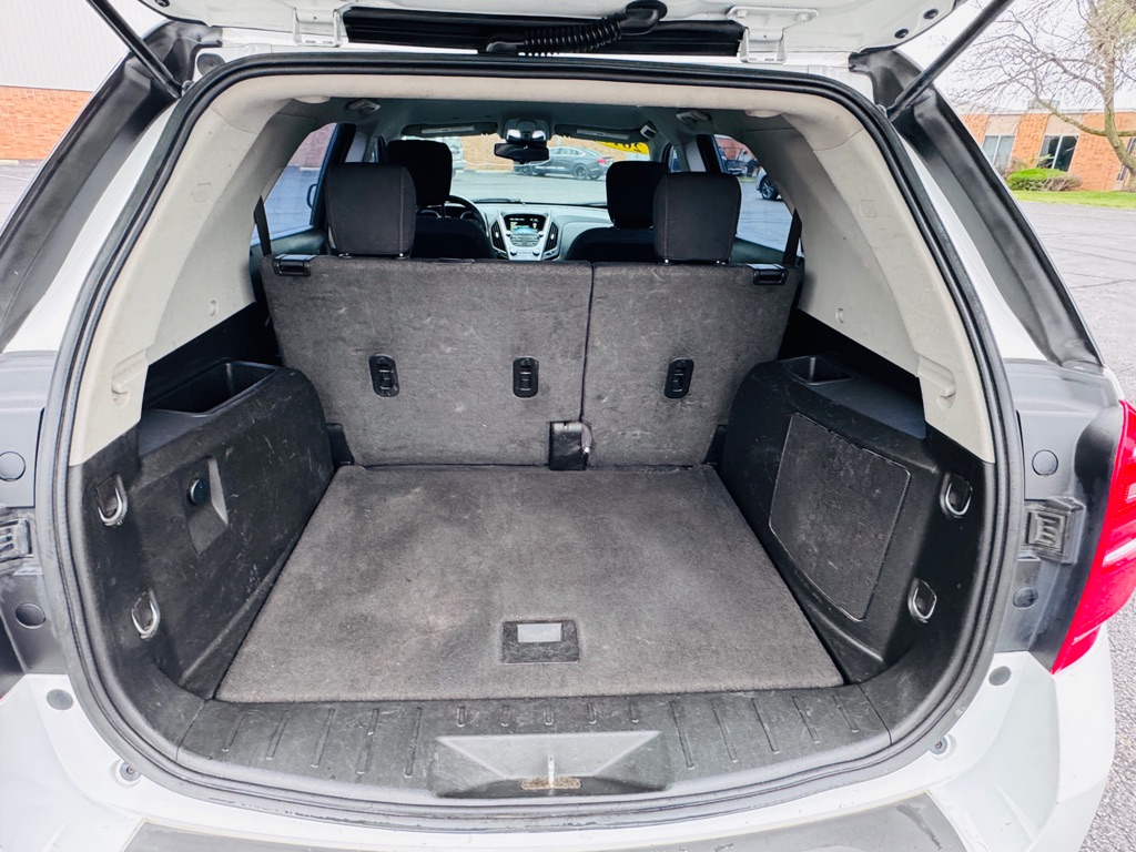 Photo 12 of this CHEVROLET EQUINOX