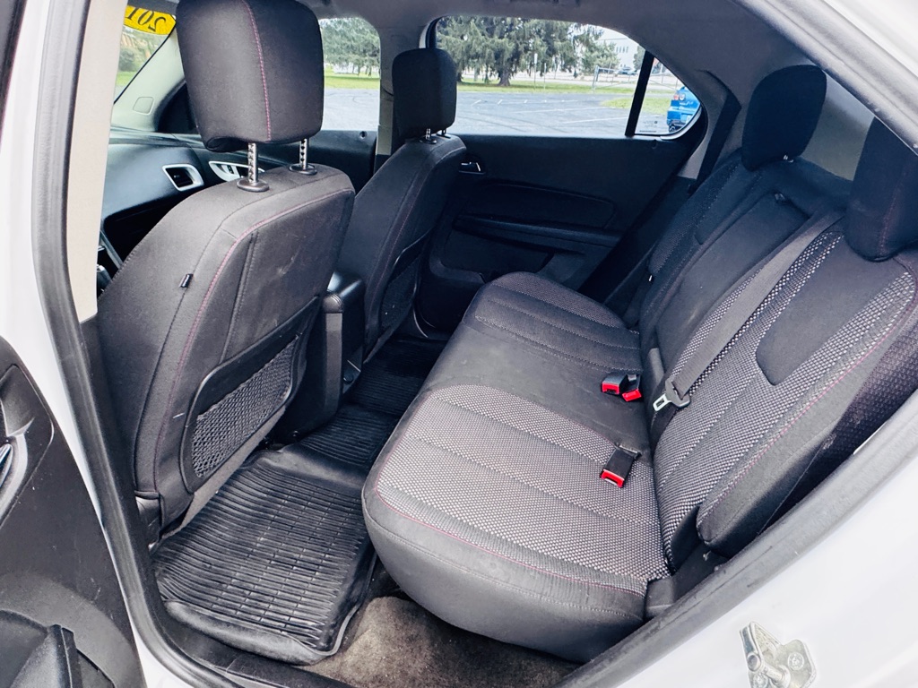 Photo 11 of this CHEVROLET EQUINOX