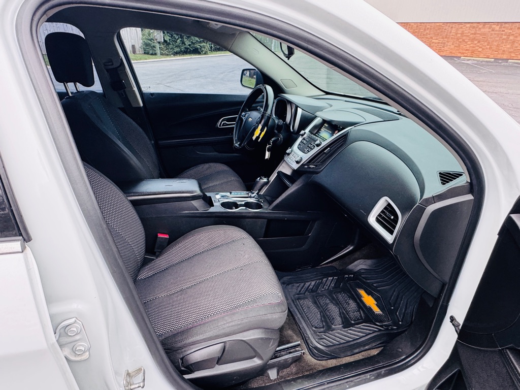 Photo 14 of this CHEVROLET EQUINOX