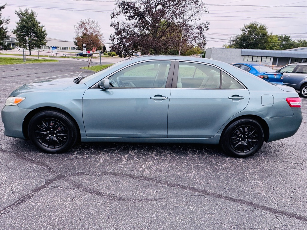 Photo 2 of this TOYOTA CAMRY