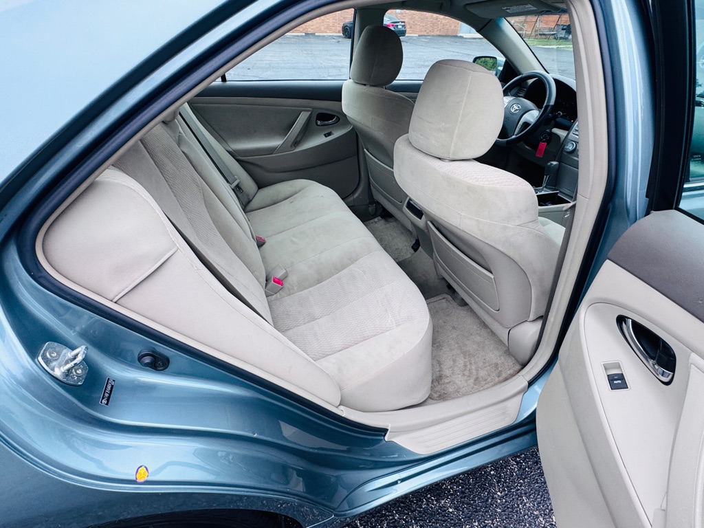 Photo 12 of this TOYOTA CAMRY