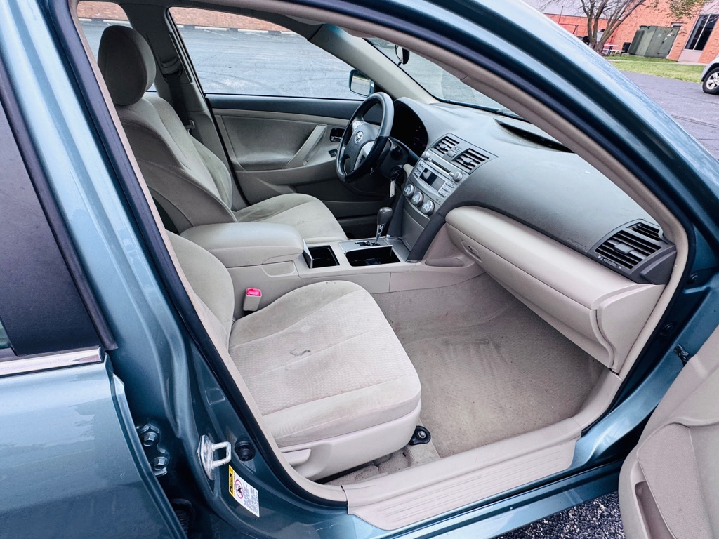 Photo 13 of this TOYOTA CAMRY