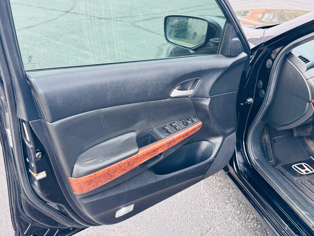 Photo 9 of this HONDA ACCORD