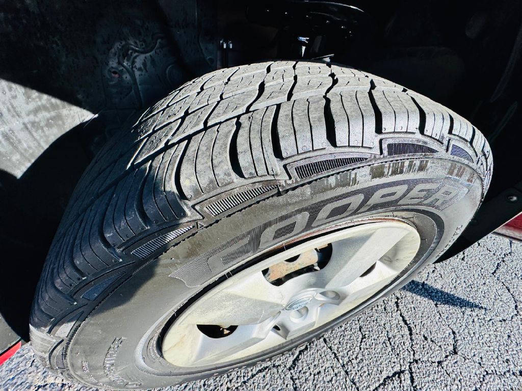 Photo 8 of this NISSAN ROGUE SELECT