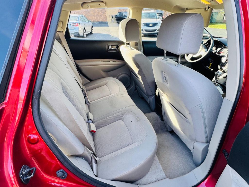 Photo 11 of this NISSAN ROGUE SELECT
