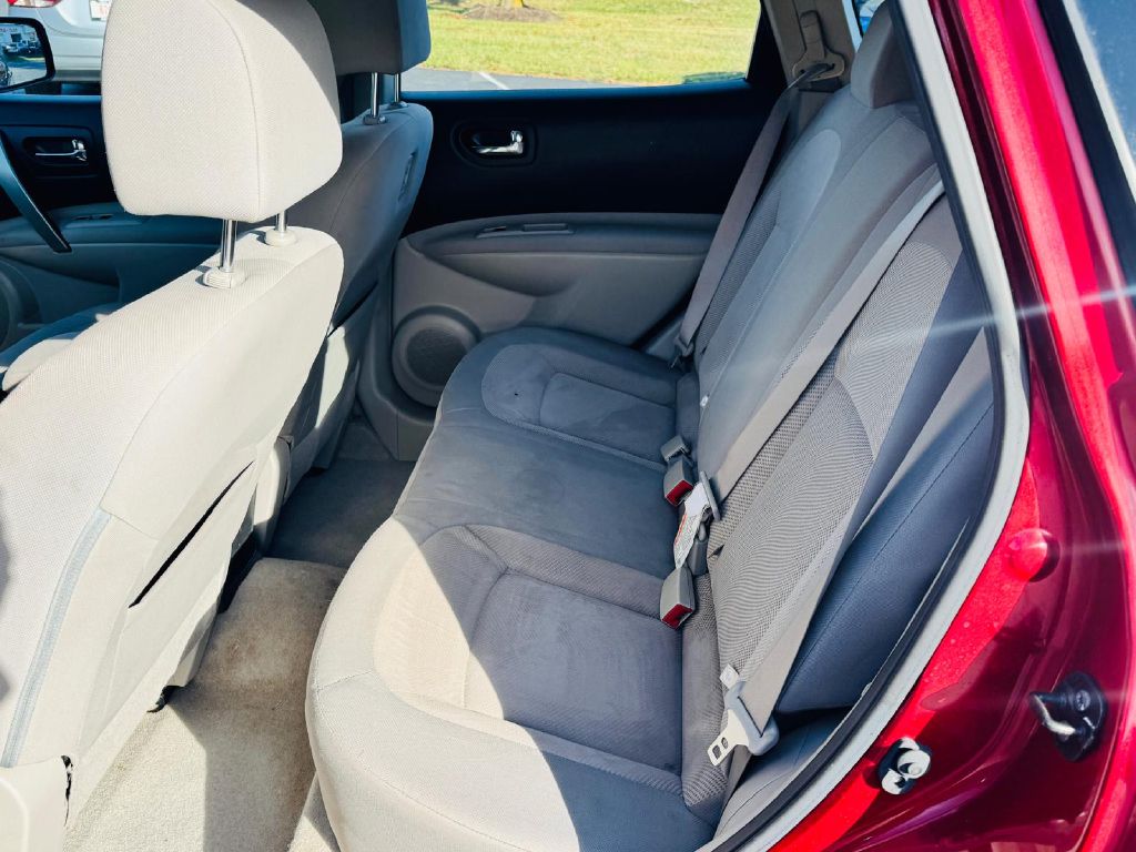 Photo 13 of this NISSAN ROGUE SELECT