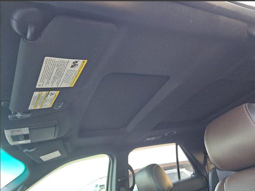 Photo 7 of this FORD EXPLORER