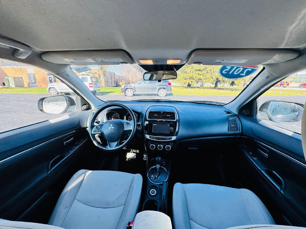 Photo 15 of this MITSUBISHI OUTLANDER SPORT