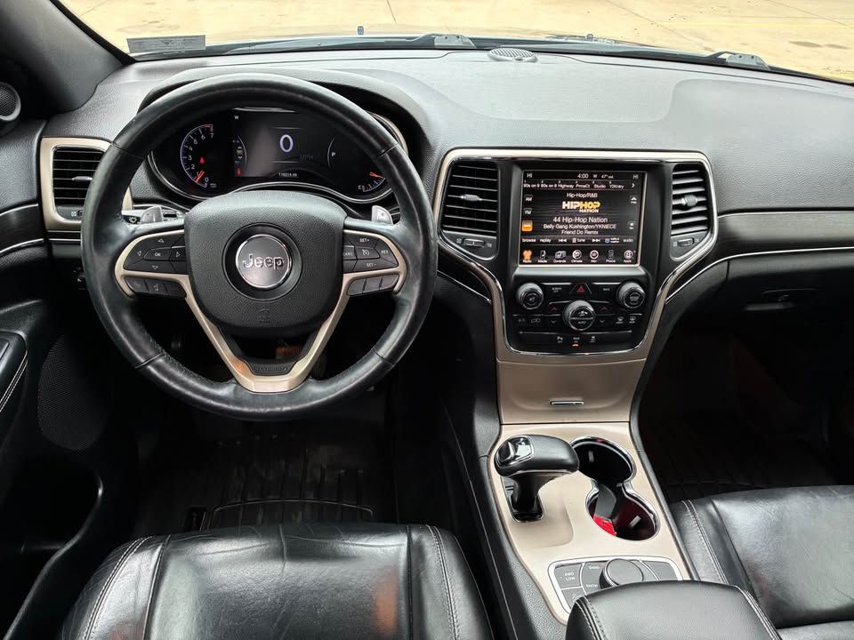 View vehicle photo 7