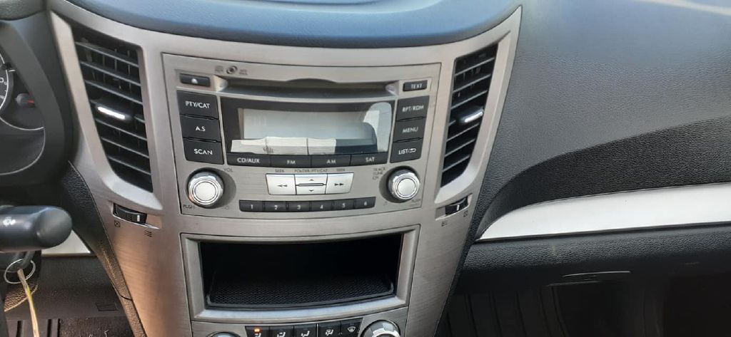 Photo 10 of this SUBARU LEGACY