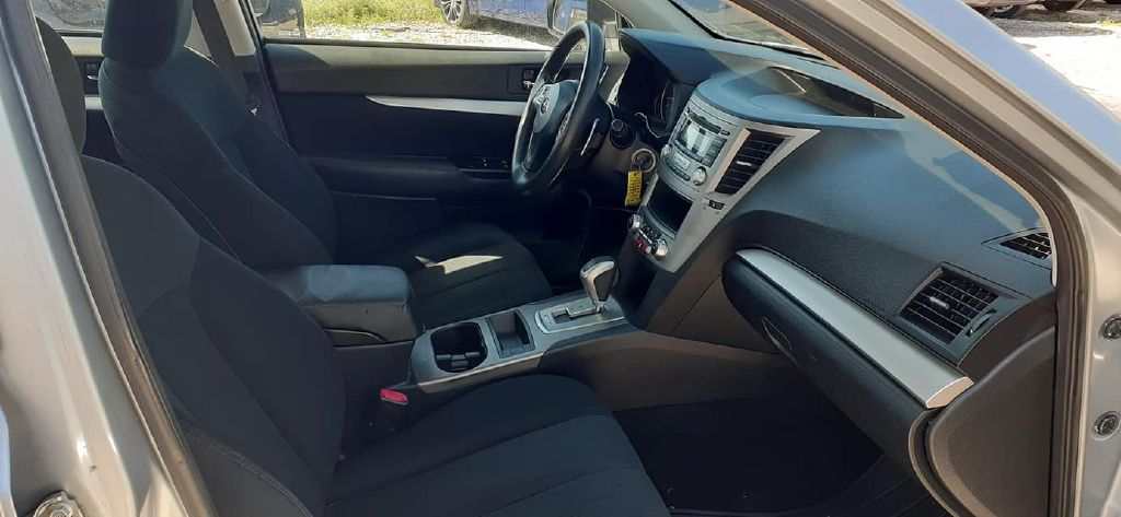 Photo 12 of this SUBARU LEGACY