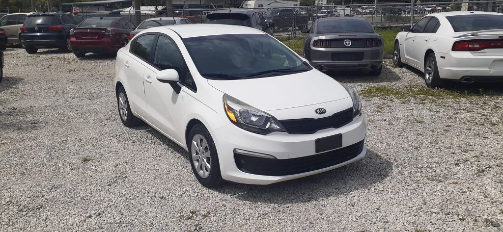 Photo 2 of this KIA RIO LX
