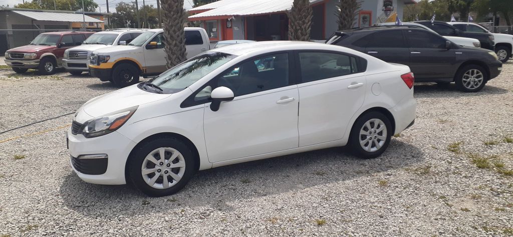 Photo 3 of this KIA RIO LX