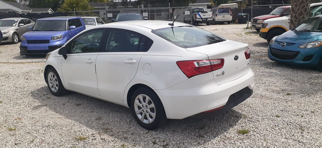 Photo 4 of this KIA RIO LX
