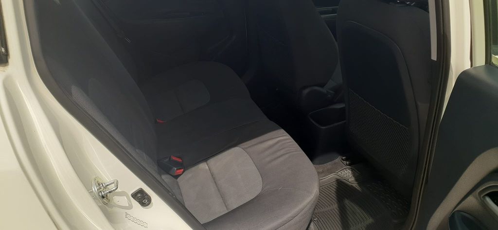 Photo 10 of this KIA RIO LX