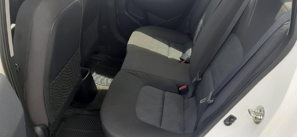 Photo 13 of this KIA RIO LX