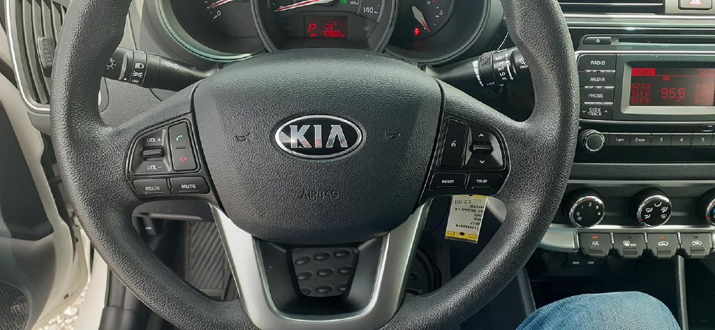 Photo 18 of this KIA RIO LX