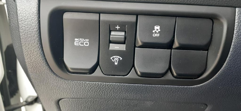 Photo 22 of this KIA RIO LX