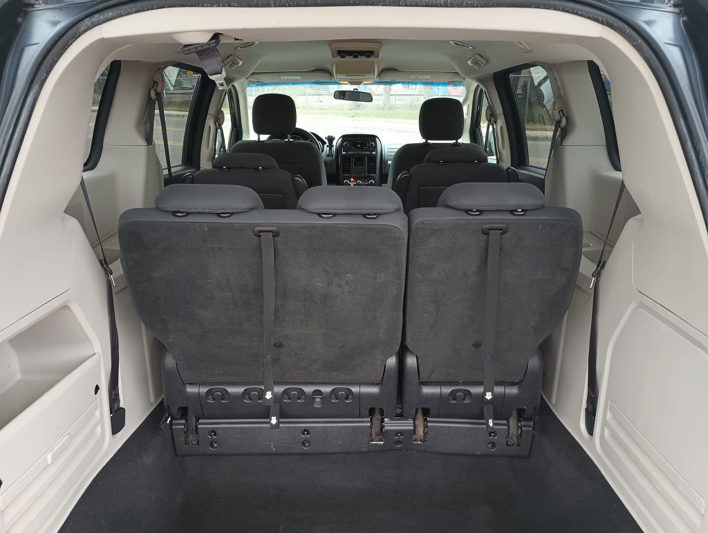 Photo 6 of this DODGE GRAND CARAVAN S